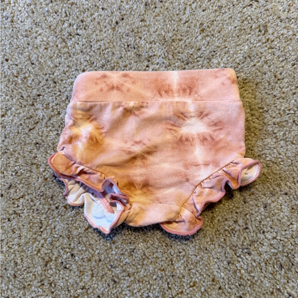 Angel Dear x Spearmint Love Tie-Dye Ruffle Baby Bloomers